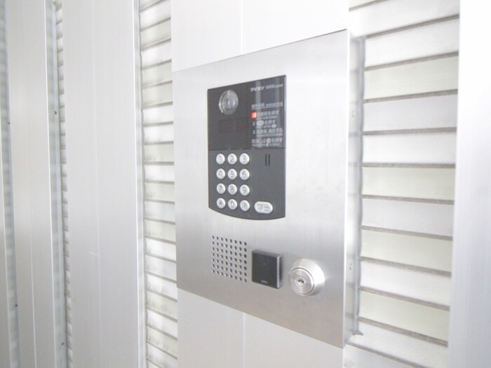 物件外観写真5　(エントランス部分)