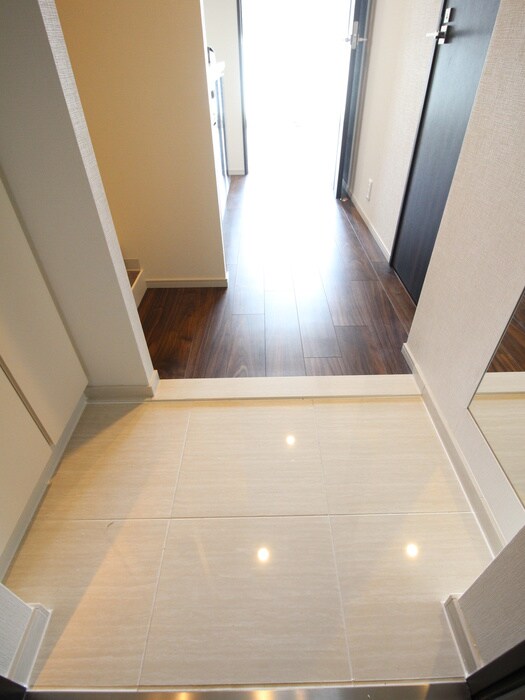 物件内観写真17　(玄関)