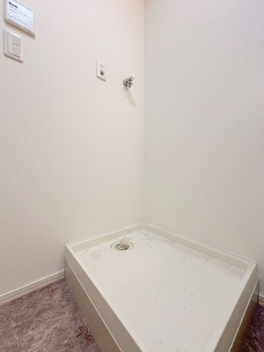 物件内観写真15　(洗濯機置場)