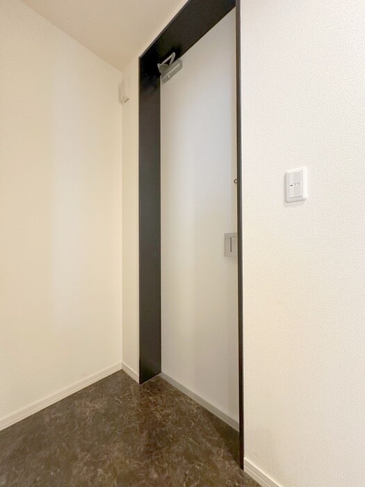 物件内観写真17　(玄関)