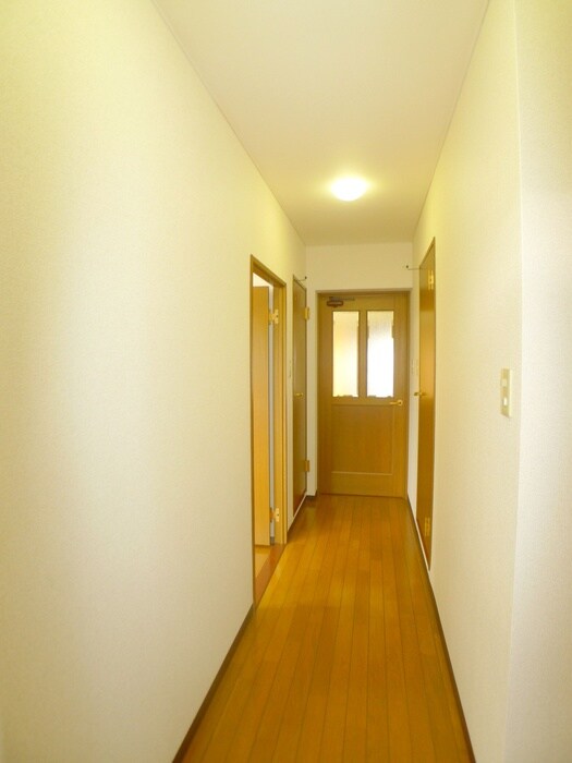 物件内観写真12　(玄関)