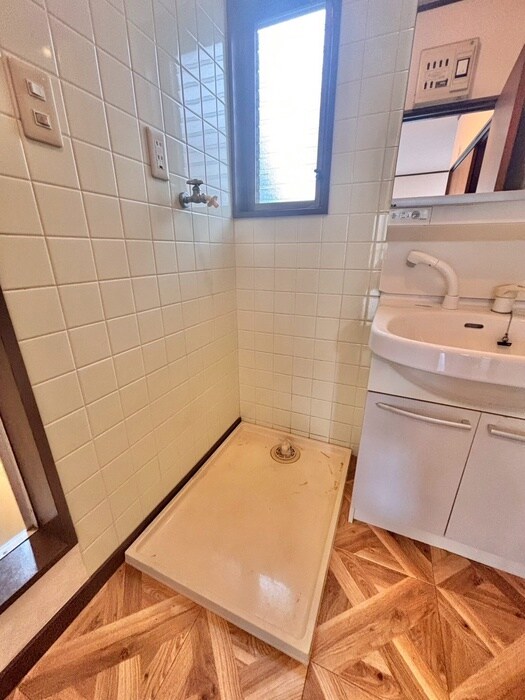 物件内観写真12　(洗濯機置場)