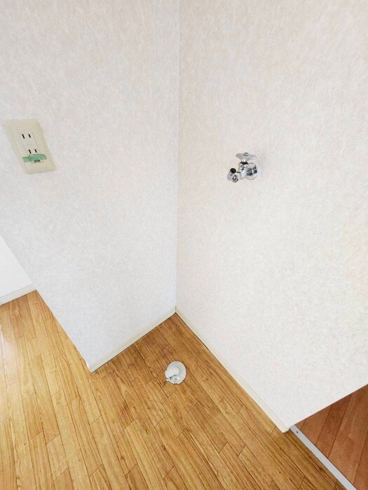 物件内観写真15　(洗濯機置場)