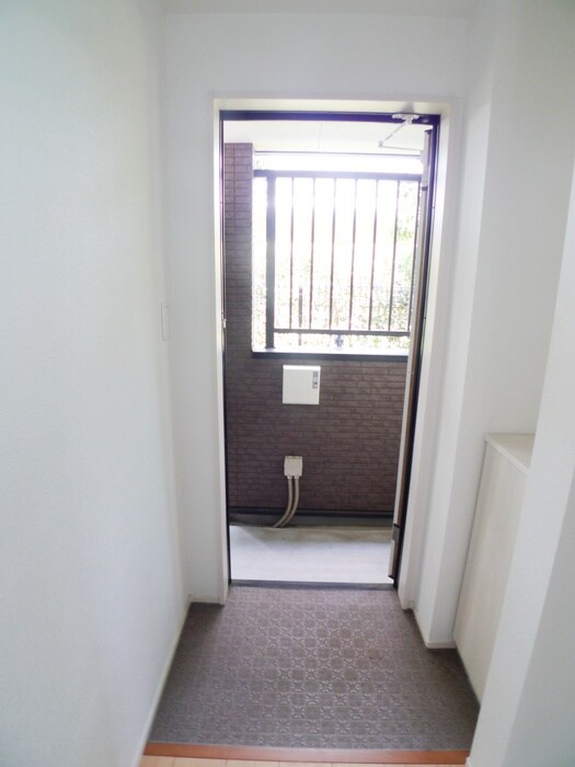 物件内観写真14　(玄関)