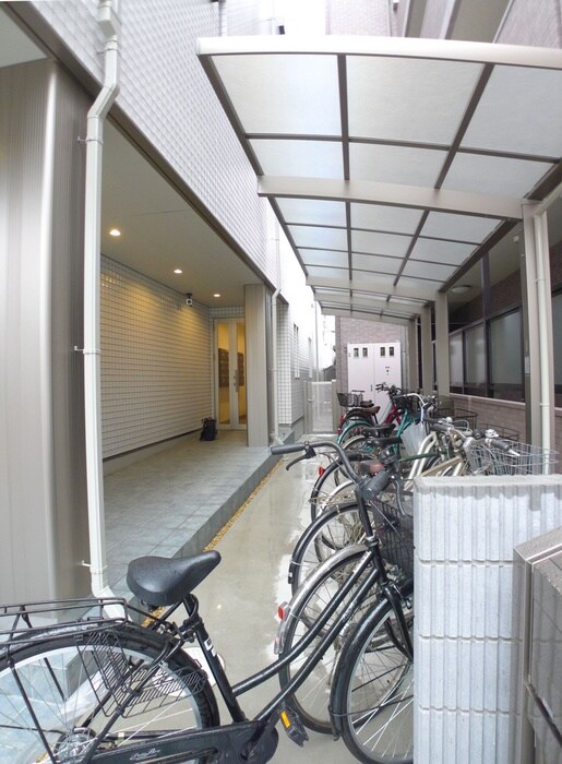 物件外観写真5　(駐輪場)