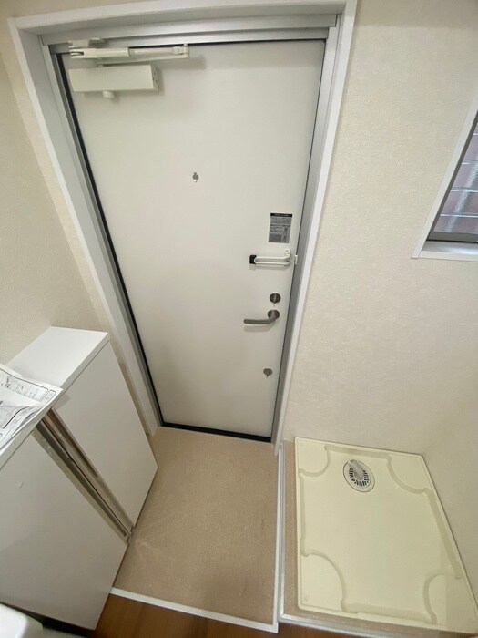 物件内観写真7　(玄関)