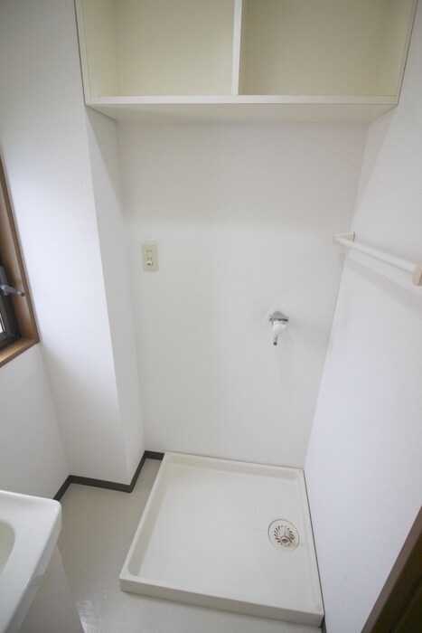 物件内観写真13　(洗濯機置場)