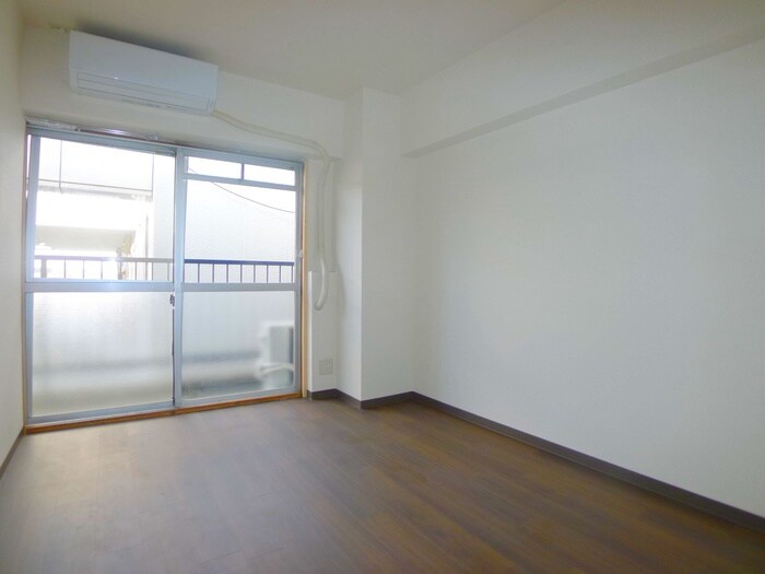 物件内観写真10　(室内からの展望)