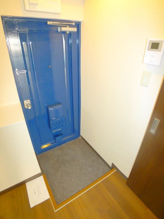 物件内観写真16　(玄関)