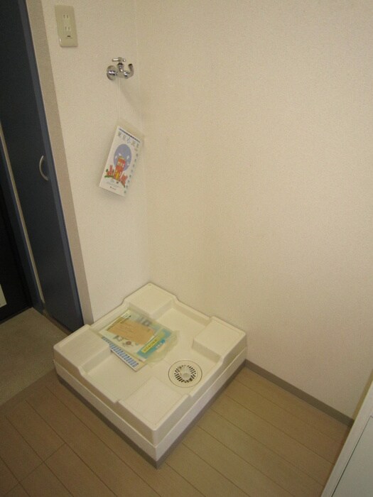 物件内観写真14　(洗濯機置場)