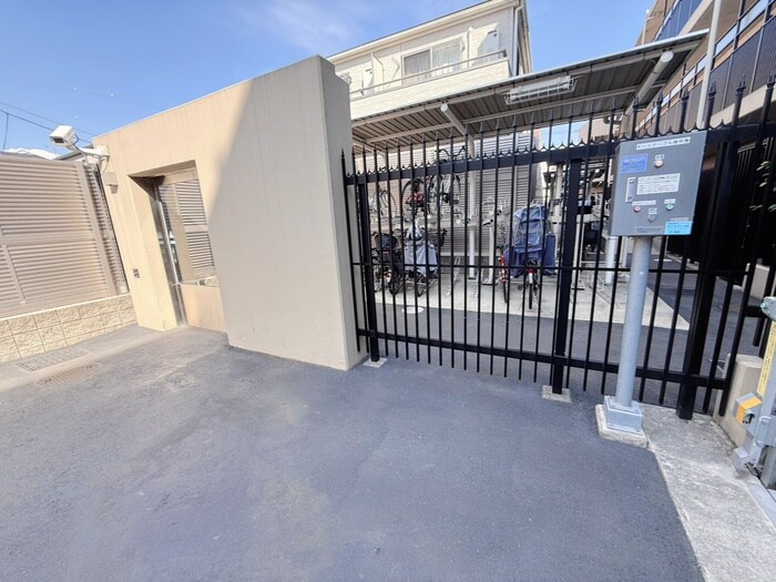物件外観写真6　(駐輪場)