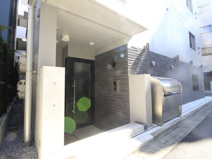 物件外観写真3　(エントランス部分)