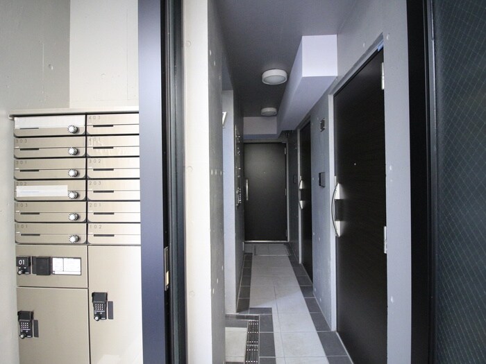 物件外観写真4　(エントランス部分)