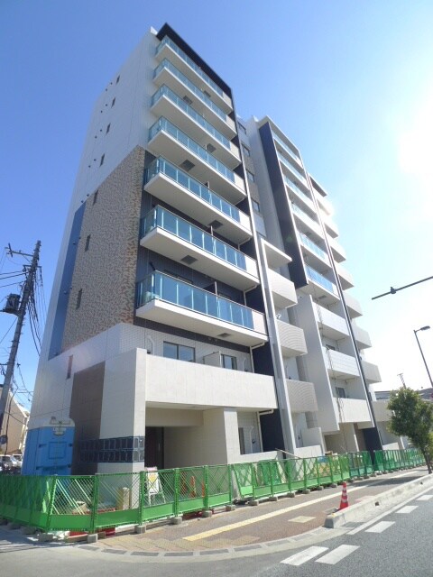 物件外観写真1　(エントランス部分)