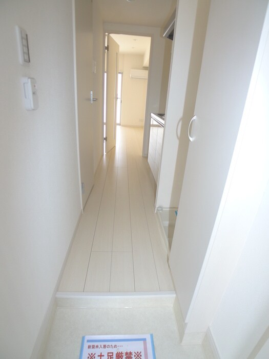 物件内観写真16　(玄関)