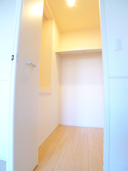 物件内観写真15　(収納)