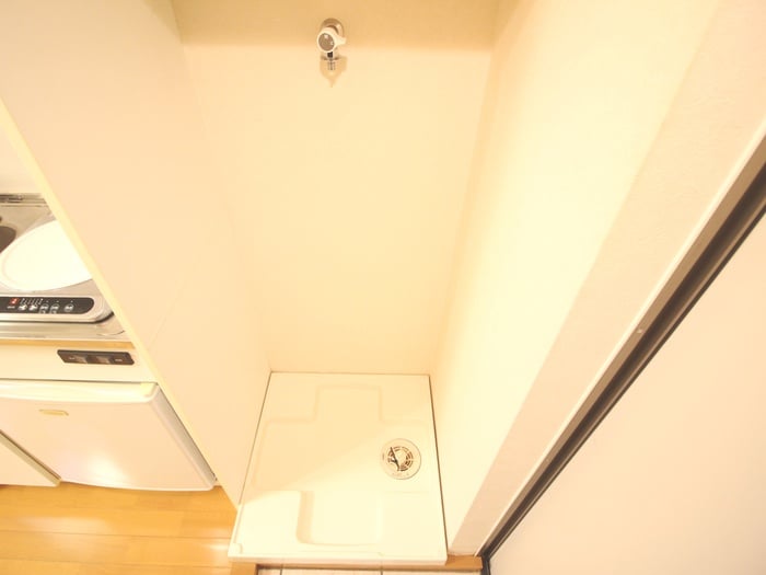 物件内観写真14　(洗濯機置場)