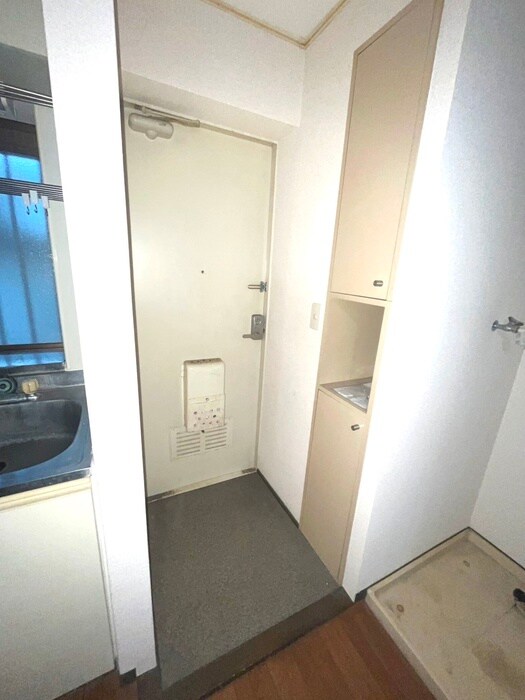 物件内観写真13　(玄関)
