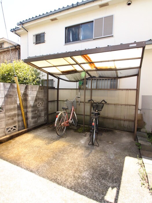 物件外観写真4　(駐輪場)