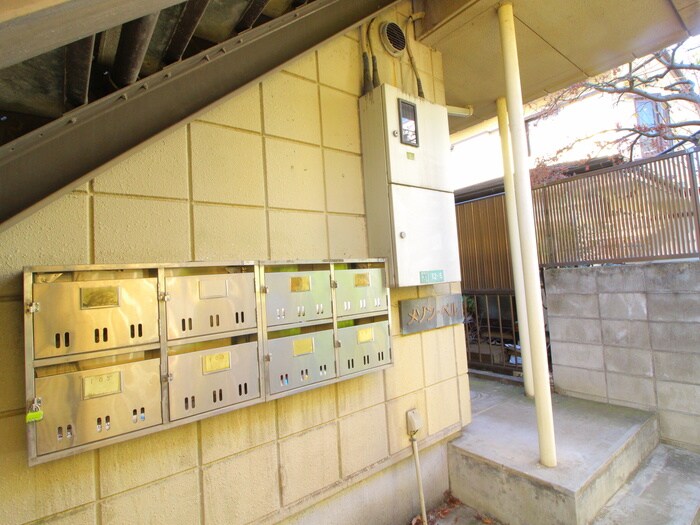 物件外観写真5　(エントランス部分)