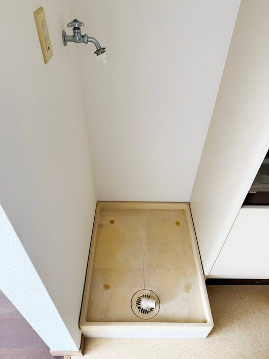 物件内観写真13　(洗濯機置場)