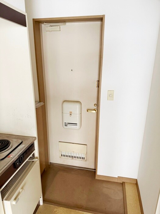 物件内観写真16　(玄関)