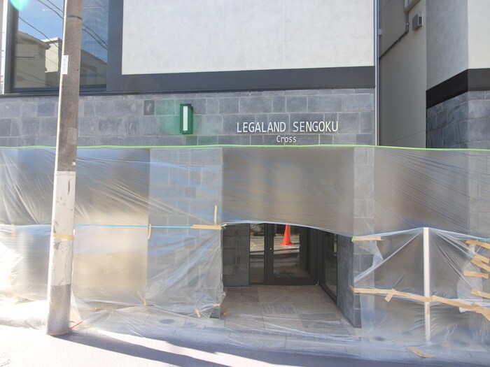 物件外観写真3　(エントランス部分)