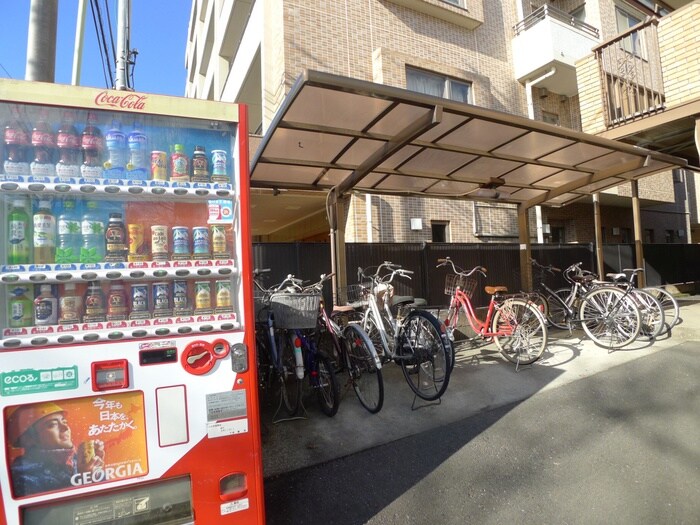 物件外観写真3　(駐輪場)