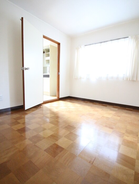 物件内観写真10　(居室)