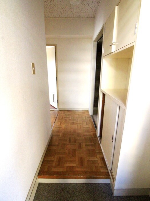 物件内観写真7　(玄関)