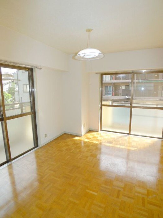 物件内観写真13　(室内からの展望)