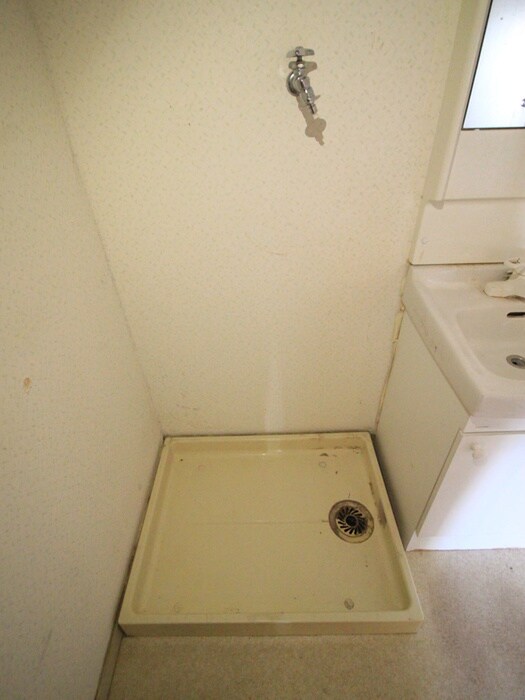 物件内観写真21　(洗濯機置場)