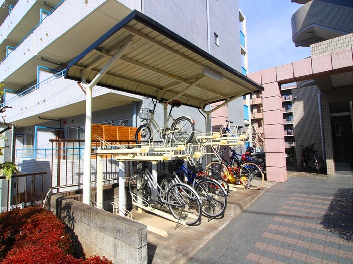 物件外観写真2　(駐輪場)