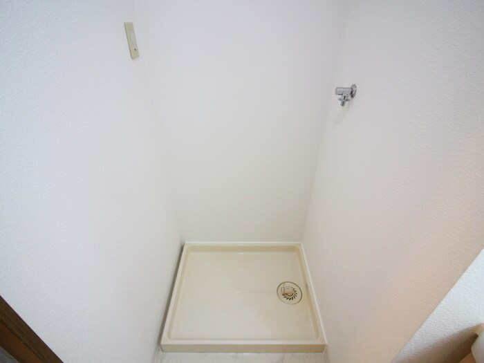 物件内観写真14　(洗濯機置場)