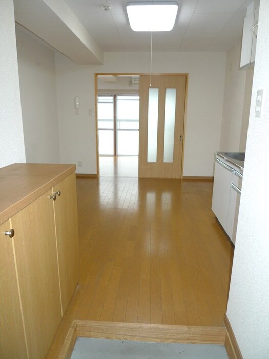 物件内観写真16　(玄関)