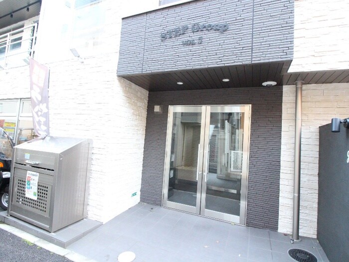 物件外観写真5　(エントランス部分)