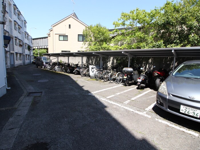 物件外観写真3　(駐輪場)