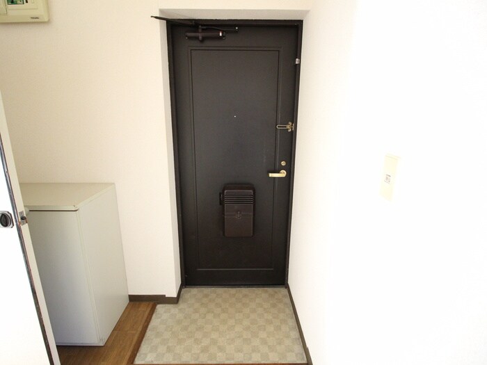 物件内観写真16　(玄関)
