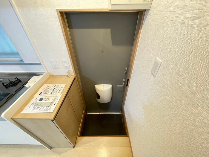 物件内観写真18　(玄関)