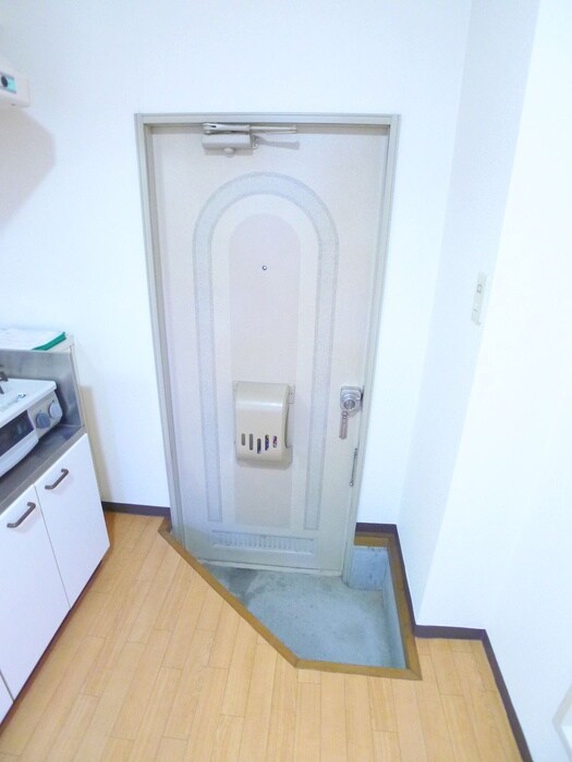 物件内観写真14　(玄関)