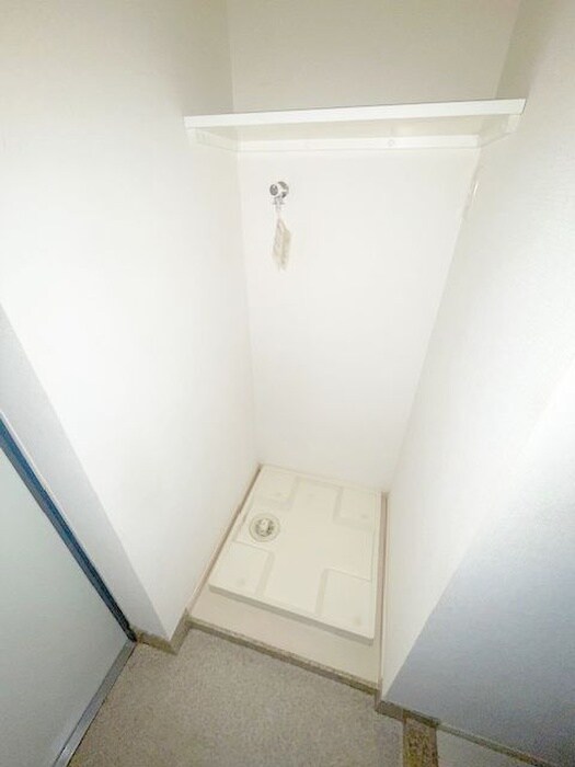 物件内観写真14　(洗濯機置場)