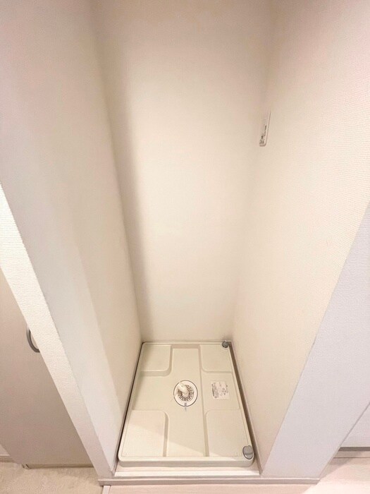 物件内観写真12　(洗濯機置場)