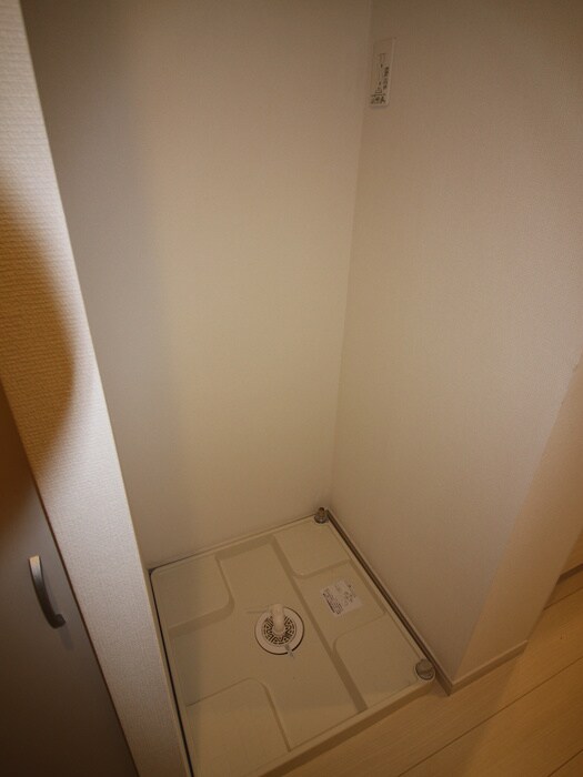 物件内観写真13　(洗濯機置場)