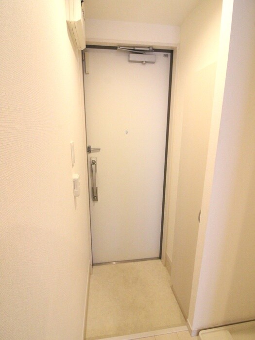 物件内観写真15　(玄関)