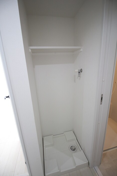 物件内観写真9　(洗濯機置場)