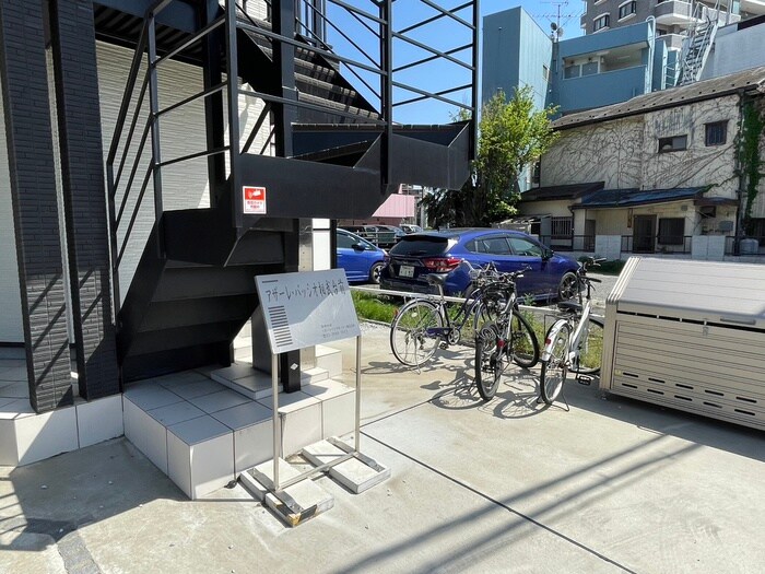 物件外観写真6　(エントランス部分)