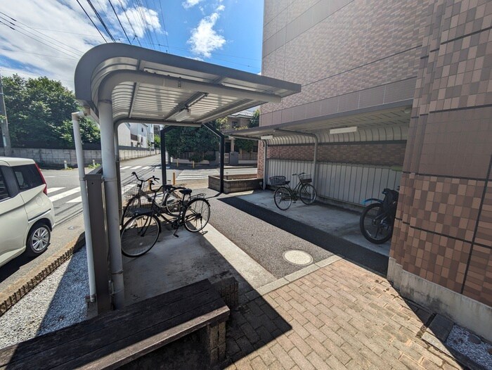 物件外観写真5　(駐輪場)