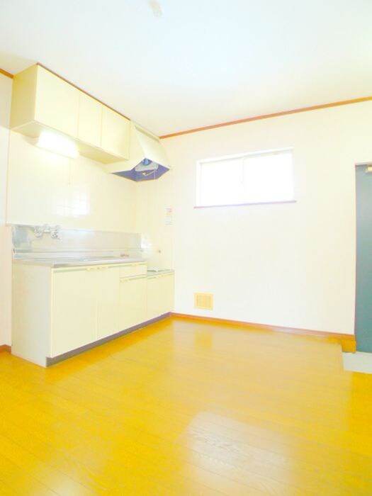 コ－ポラス英の居室