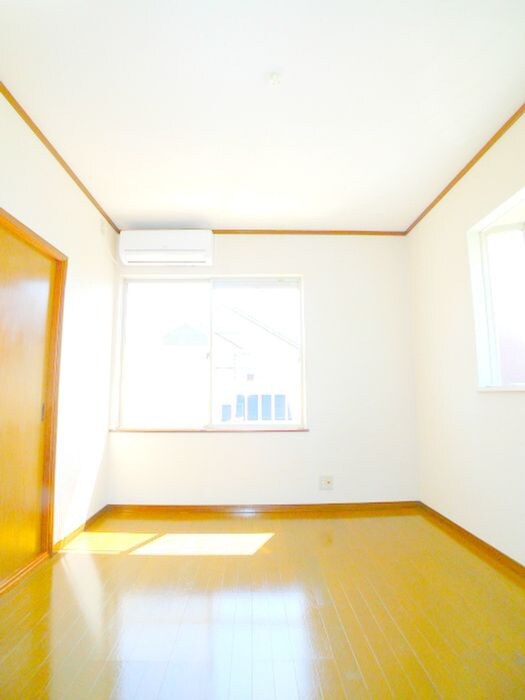 コ－ポラス英の居室