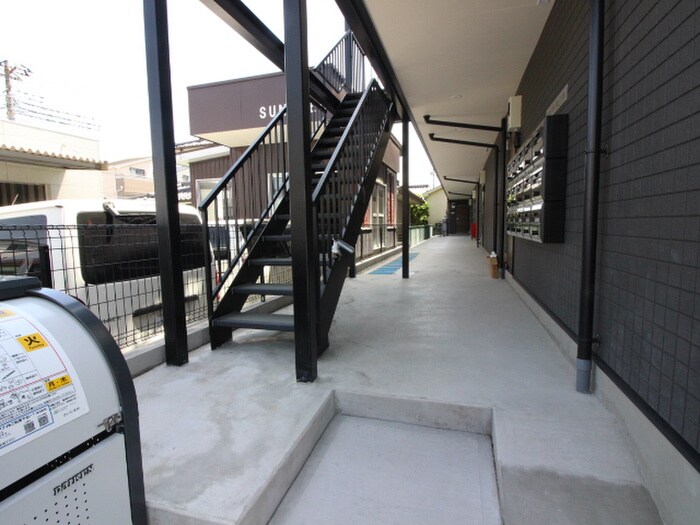 物件外観写真3　(駐輪場)